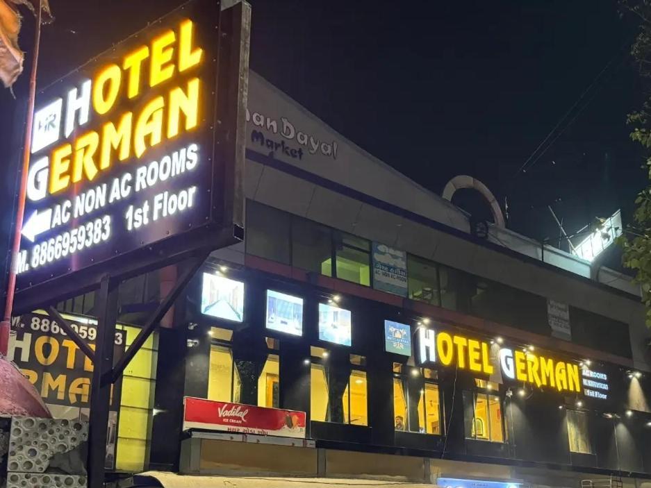 Hotel New German Ахмедабад Экстерьер фото